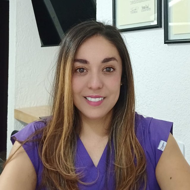 Dra. Liliana Bravo, especialista en endodoncia de METLICH Centro de Odontología